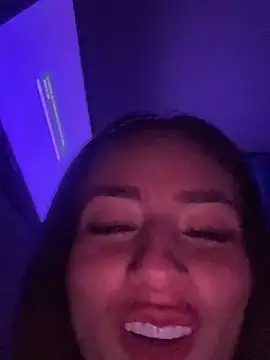 valesaenz__ (F young) - I suck my friend's cock👅