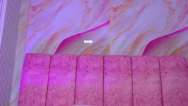 emmacurvy webcam