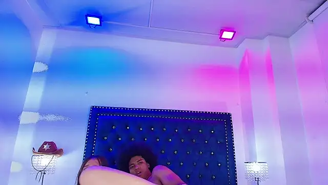 Cristal_and_luke webcam
