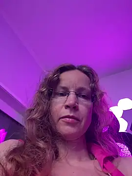 AnnikaRose live sex cam
