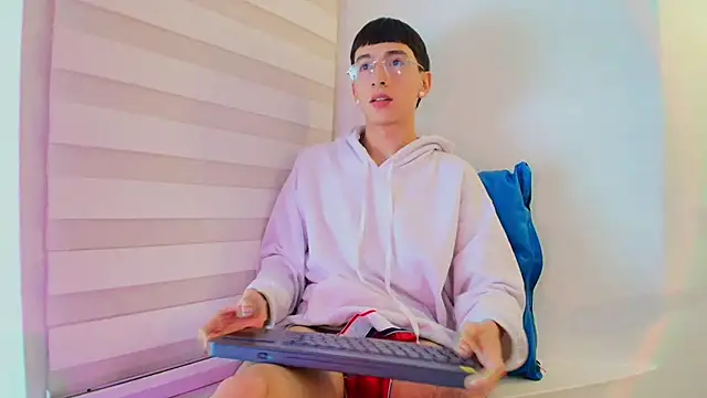 lian_cameron (M twink) - PLAY COCK🤤