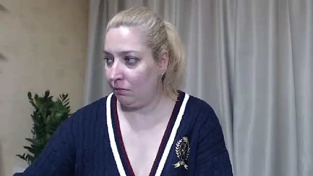 sweetpussy13 webcam