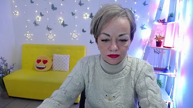 NikaMayu webcam