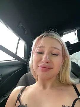  Kiss_Auroraa chat room