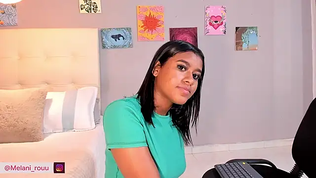 Melaniaa_Roussee