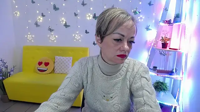 NikaMayu webcam