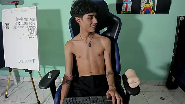 TYLERhHOT2005 webcam