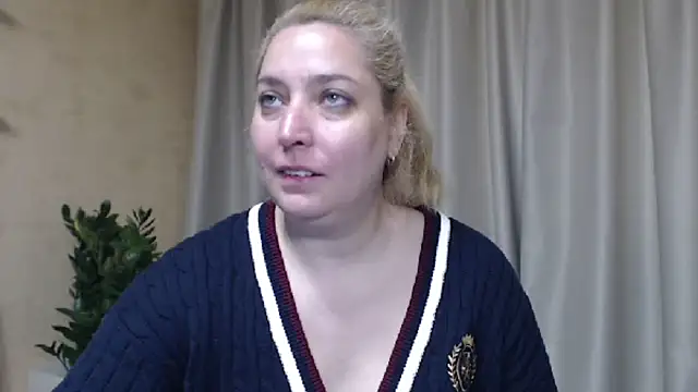sweetpussy13 webcam