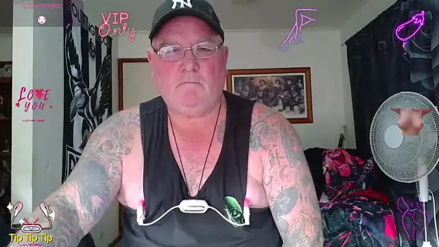 KINKYBLUEYES69 webcam