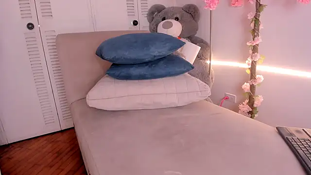kitty_miaa webcam