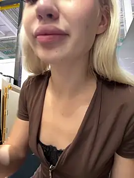 Kiss_Auroraa chat room