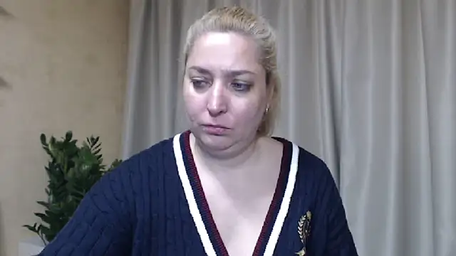 sweetpussy13 webcam