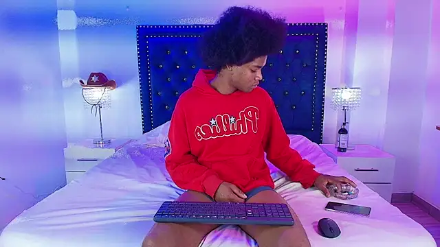 Cristal_and_luke webcam