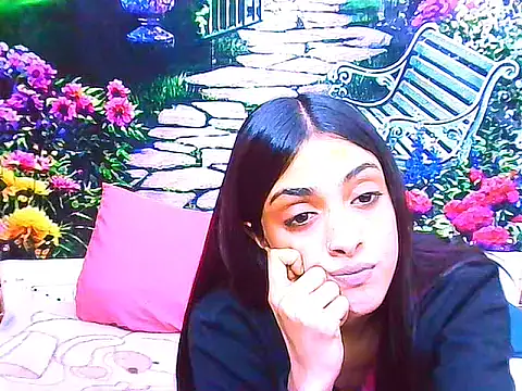 IndianPretty14u2Luv webcam