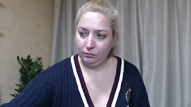 sweetpussy13 webcam