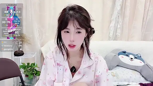 美女yunbaobei_6688在线直播