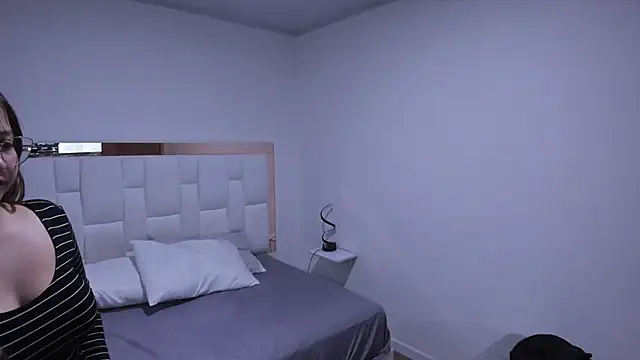 AliciaWhite_nt webcam