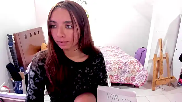 megan_doll2123 webcam