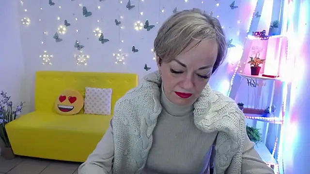 NikaMayu webcam