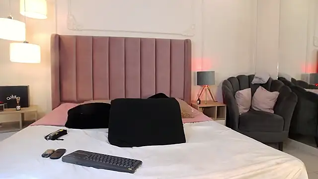 LiaTrainor webcam