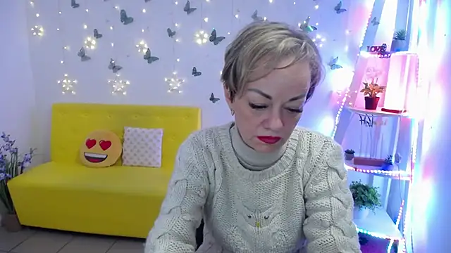 NikaMayu webcam