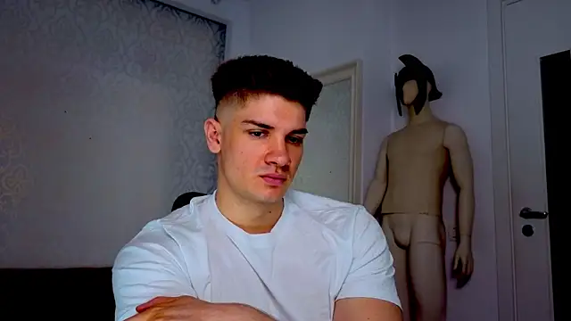 maxkaiden - MaxKaiden's free webcam - UK Sex Cams