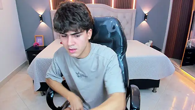 Tommy18__ webcam