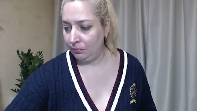 sweetpussy13 webcam