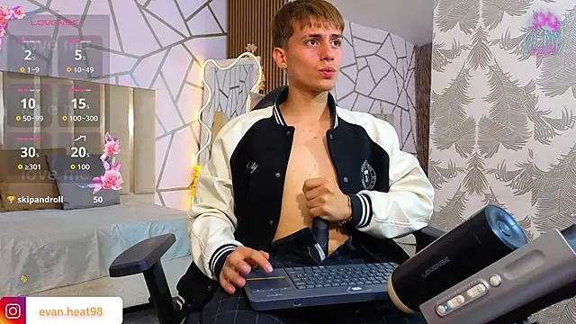 evan_tay (M twink) - deep Throat