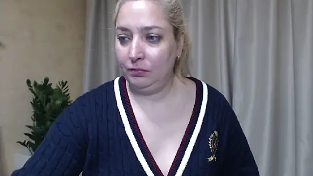 sweetpussy13 webcam