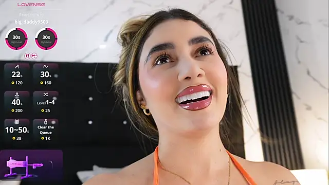 annyy_rosse (F young) - Anal plug, oiled ass
