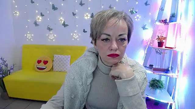 NikaMayu webcam