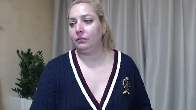 sweetpussy13 webcam
