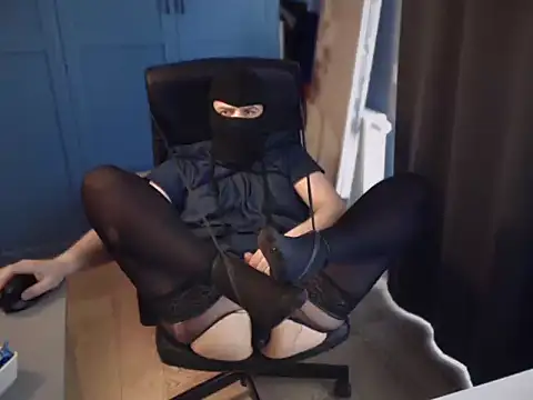 CuteMan33 webcam