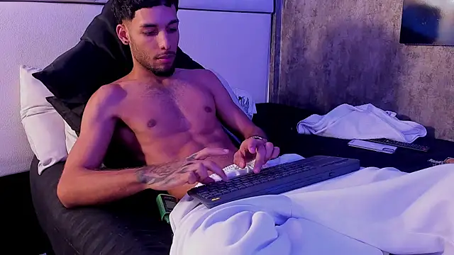 thiagoferreti (M twink) - show full naked