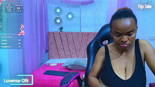 mia__thomson_ webcam