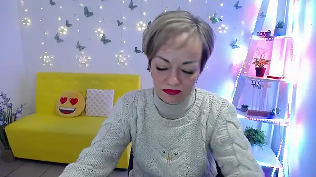 NikaMayu webcam