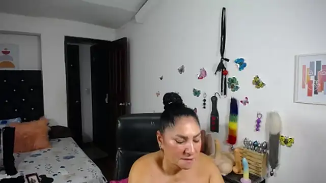 mature_bigboobs10 webcam