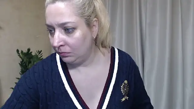 sweetpussy13 webcam