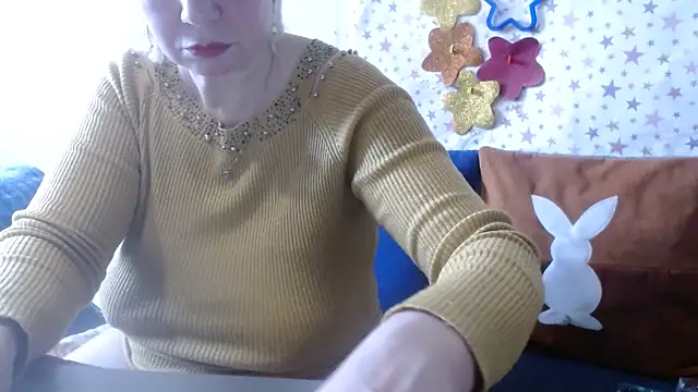 QueenLana webcam