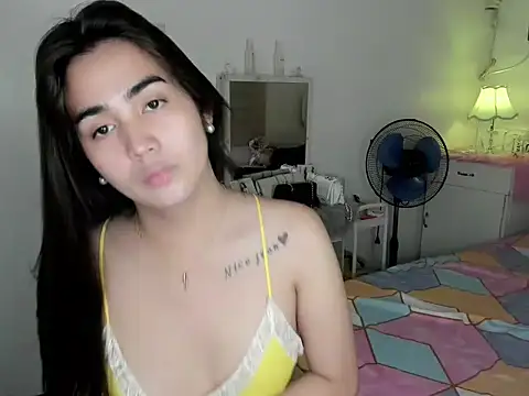nica_doll webcam