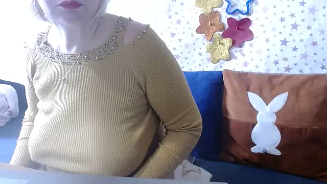 QueenLana webcam