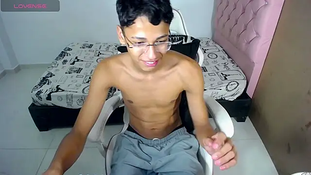 im_david02 (M twink) - play with my ass + 1 finger