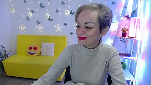 NikaMayu webcam
