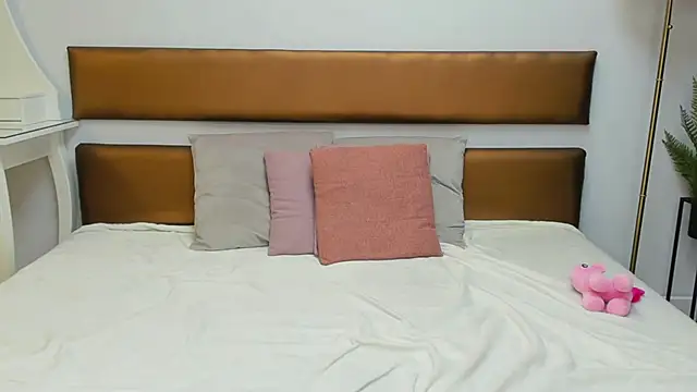 MissYvie webcam