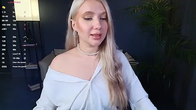 Evacadooo webcam