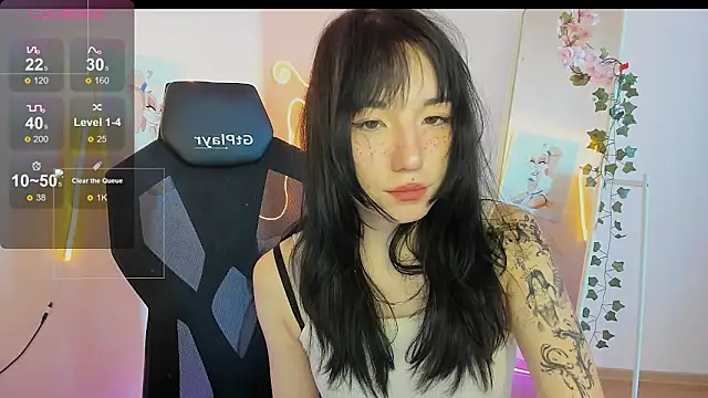AliceeinWonderlanddd webcam