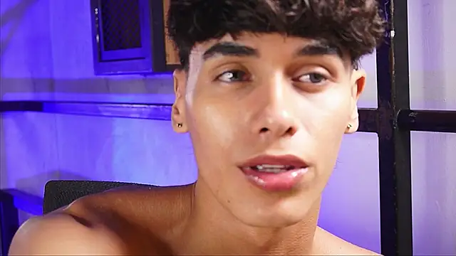 andrewortix (M twink) - Ride the toy