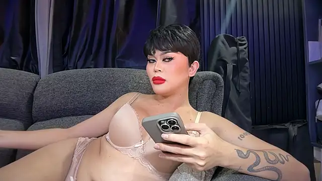 erotictsmonica webcam