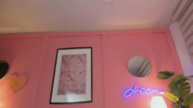 SoySaraa webcam